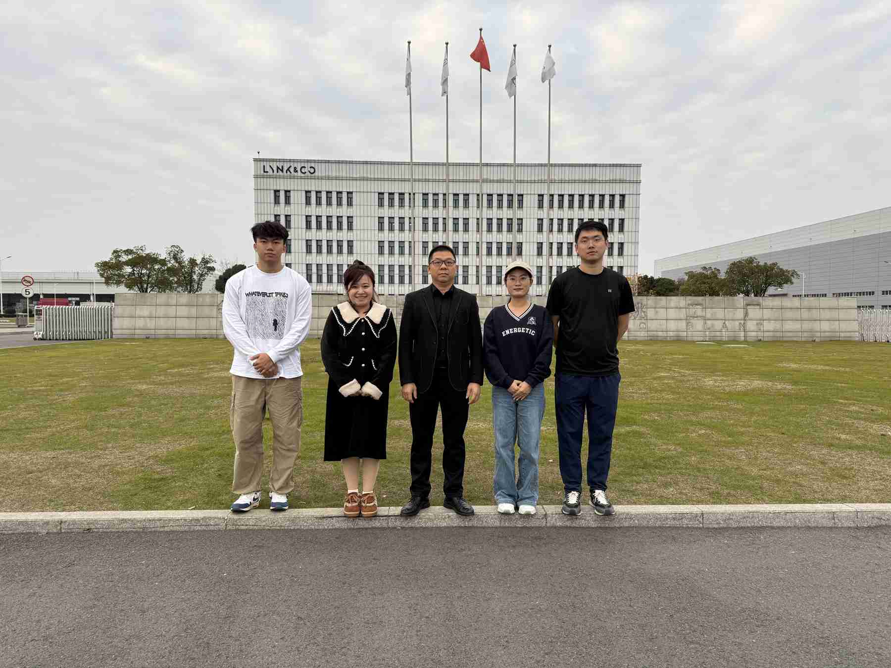 实习正当时,逐梦启新程—— 我校赴学生实习企业开展考察工作 - 校企合作 - 广西工贸职业技术学校